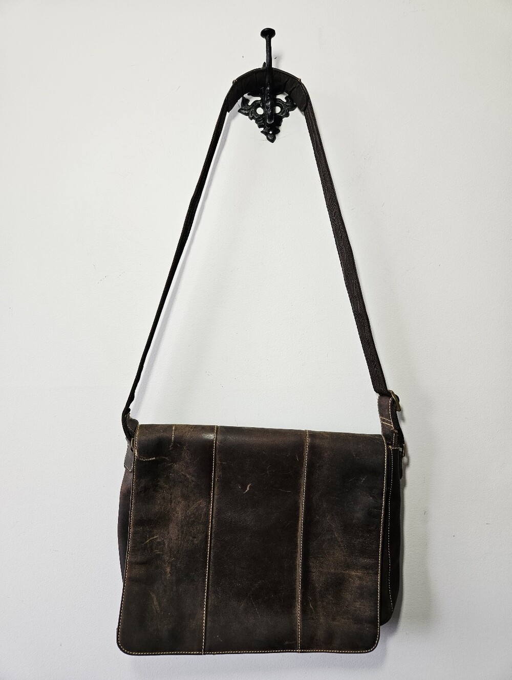 Danier Brown Leather Messenger Bag Crossbody Laptop Bag EUC